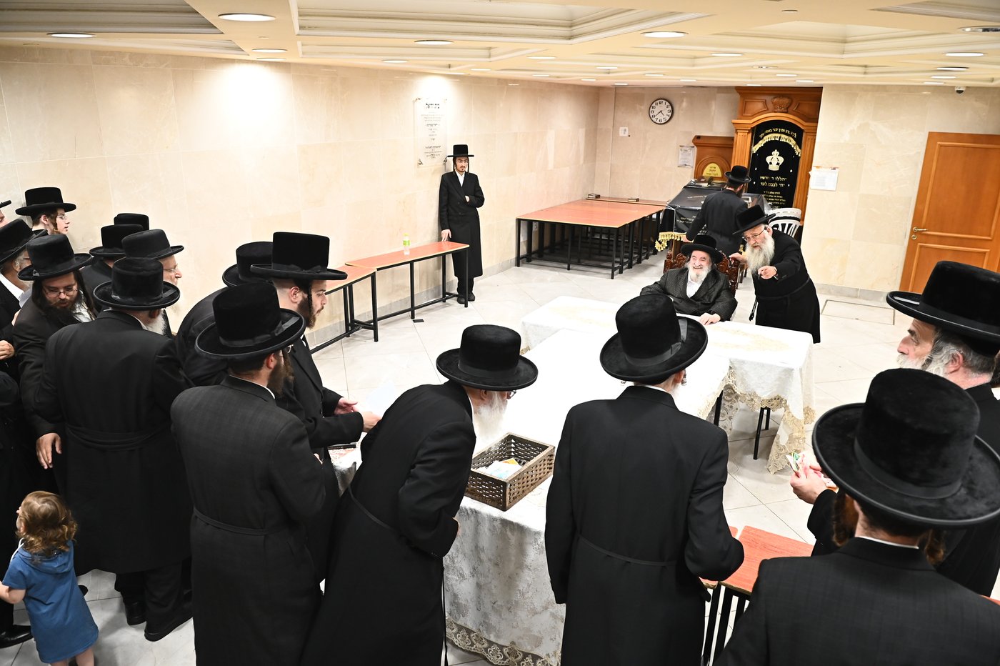 האדמו"ר מויז'ניץ בקבלת קהל