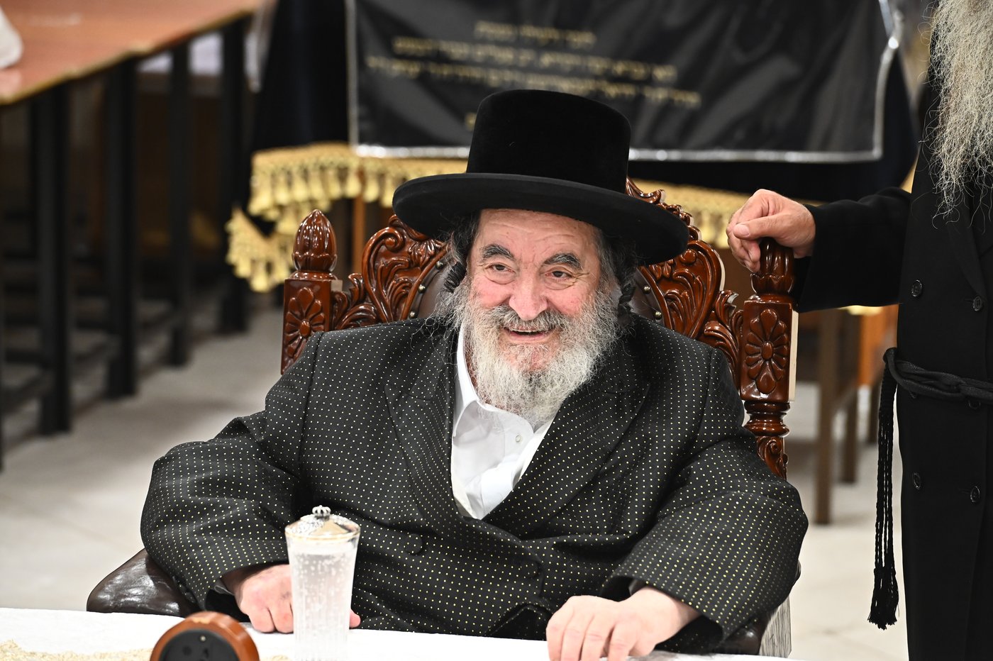האדמו"ר מויז'ניץ בקבלת קהל