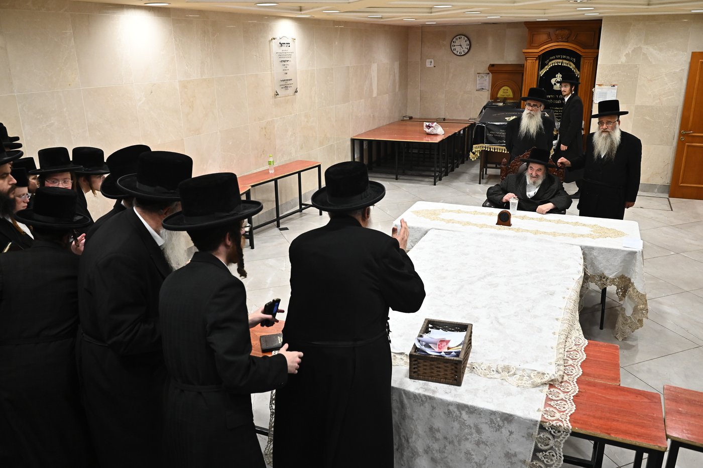 האדמו"ר מויז'ניץ בקבלת קהל