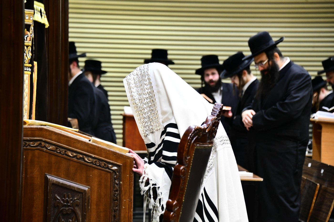 סליחות ראשונות בחצה"ק קרעטשניף י-ם