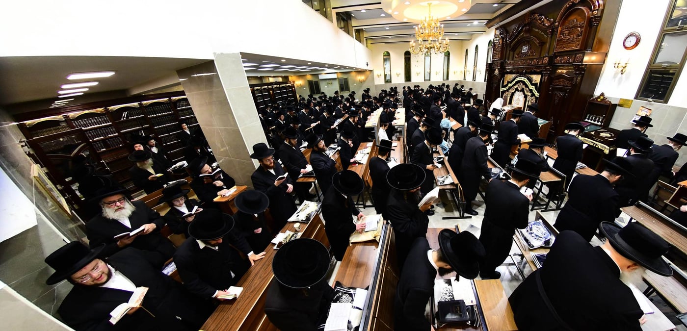סליחות ראשונות בחצה"ק קרעטשניף י-ם