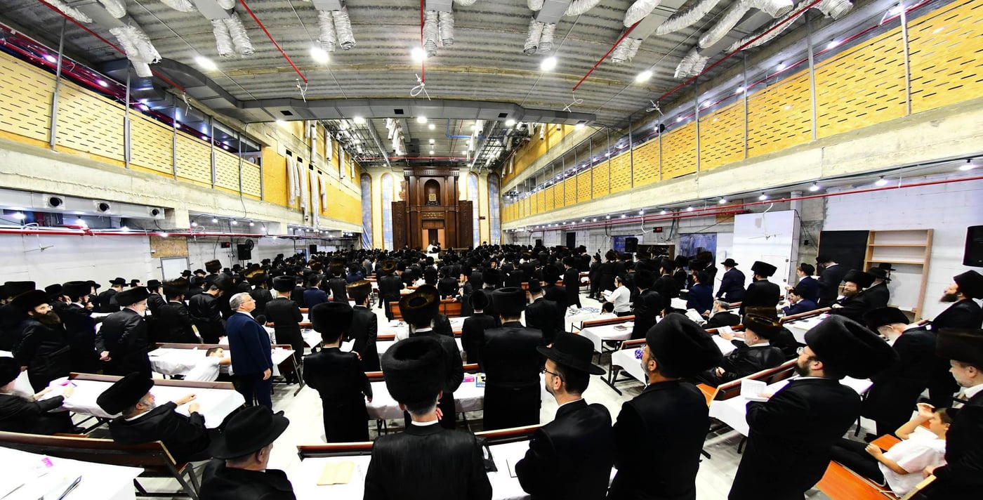 סליחות ראשונות בחצה"ק מודז'יץ