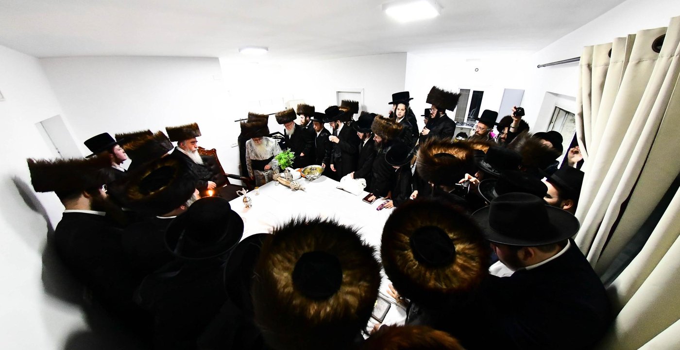 האדמו"ר מצאנז קלויזנבורג בהבדלה