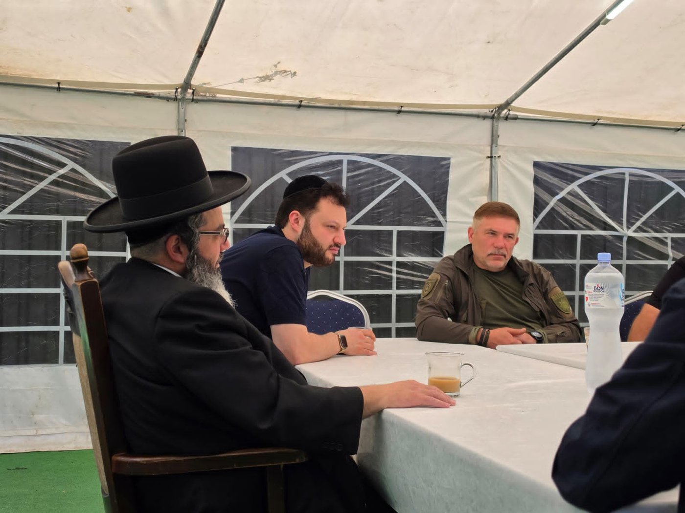 יהודים נעצרו בכניסה לאומן – הרב התערב ופתר