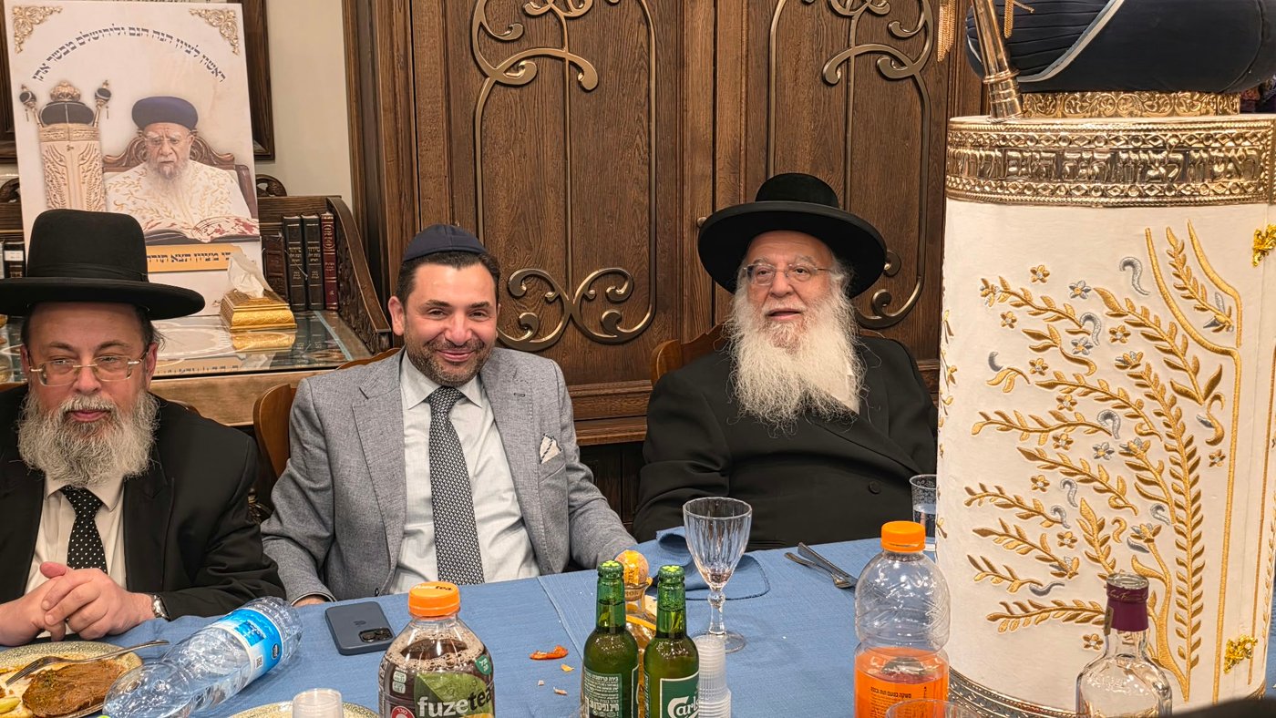 ספר תורה מיוחד הוכנס למעון הראשל"צ זצוק"ל