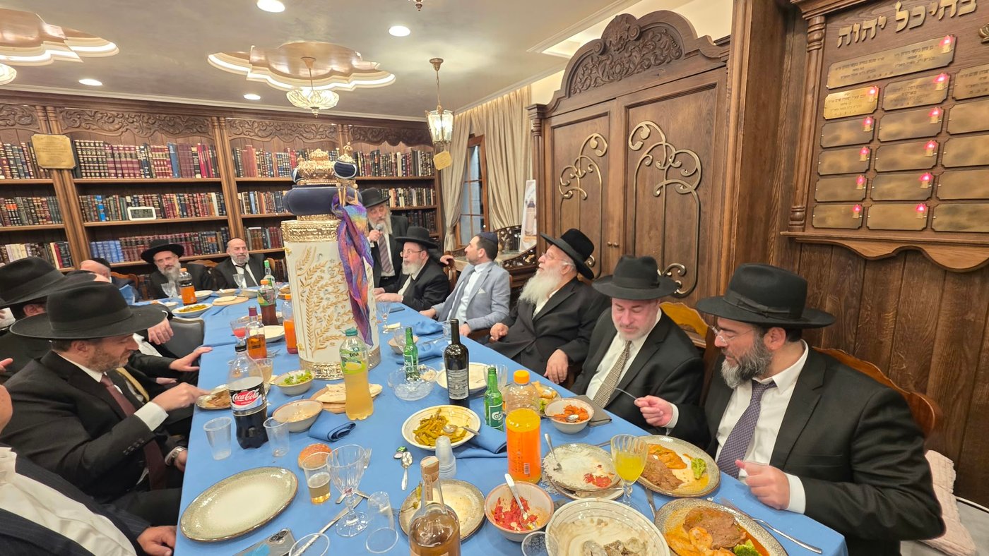 ספר תורה מיוחד הוכנס למעון הראשל"צ זצוק"ל