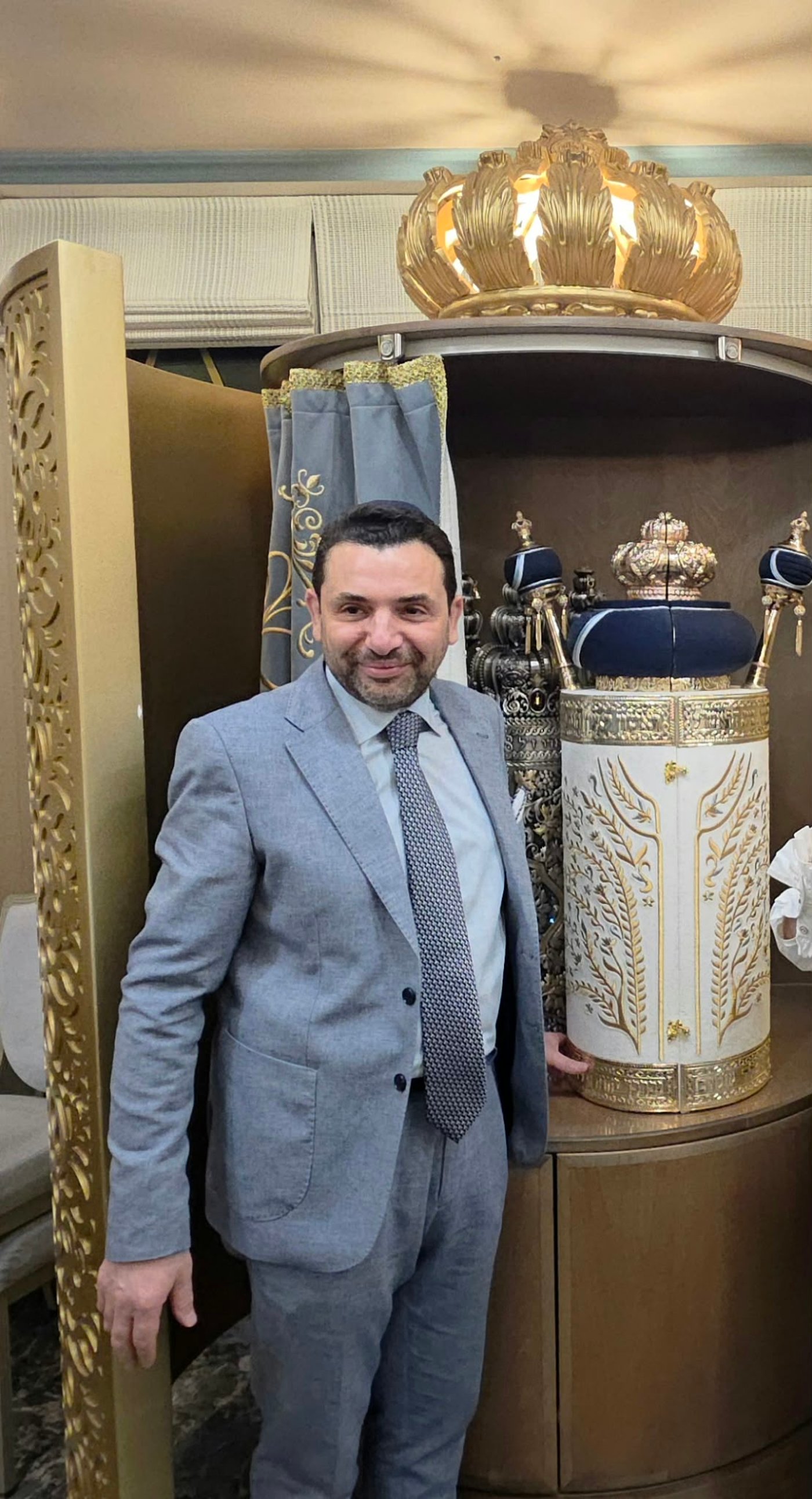 ספר תורה מיוחד הוכנס למעון הראשל"צ זצוק"ל