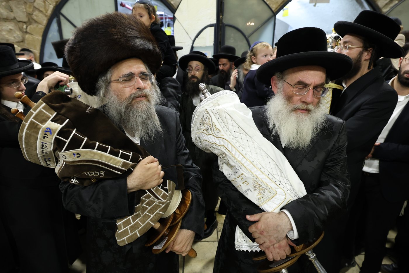 הכנסת ספר תורה במירון