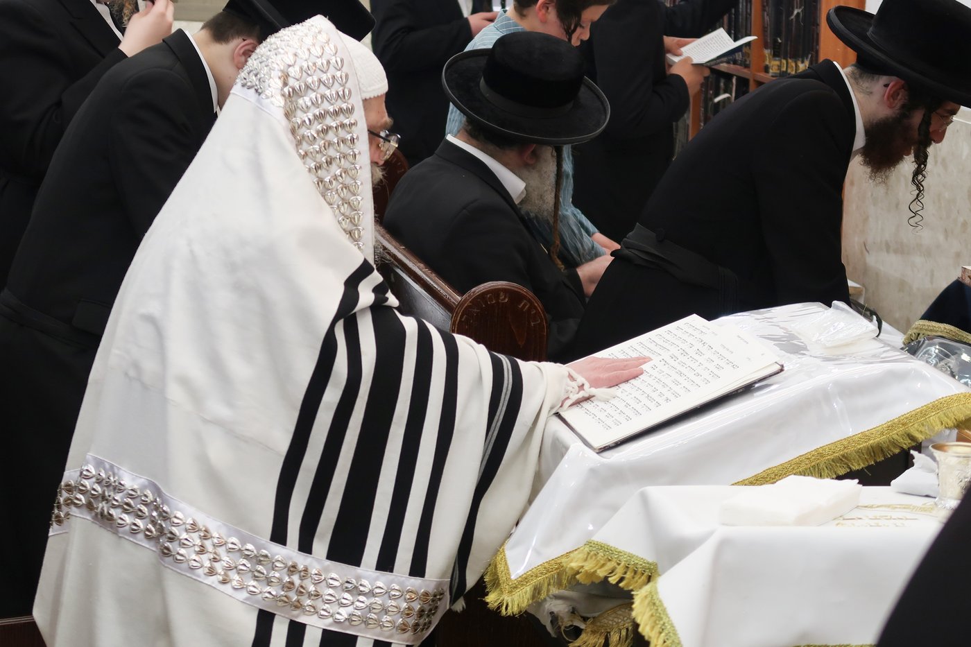 סליחות ראשונות בחצה"ק קרעטשניף סיגעט