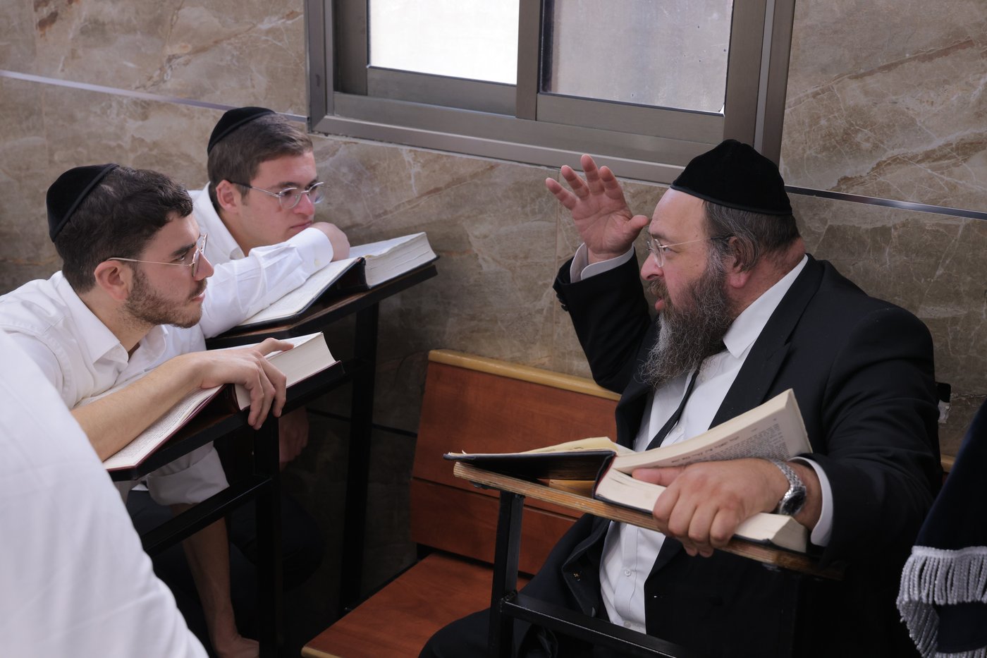 יום א' של סליחות אצל הגר"מ שטרנבוך