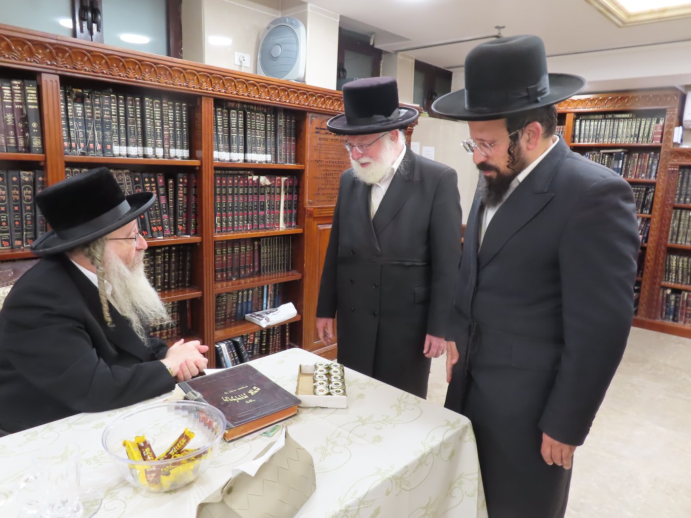 האדמו"ר מביאלה בקבלת קהל באשדוד