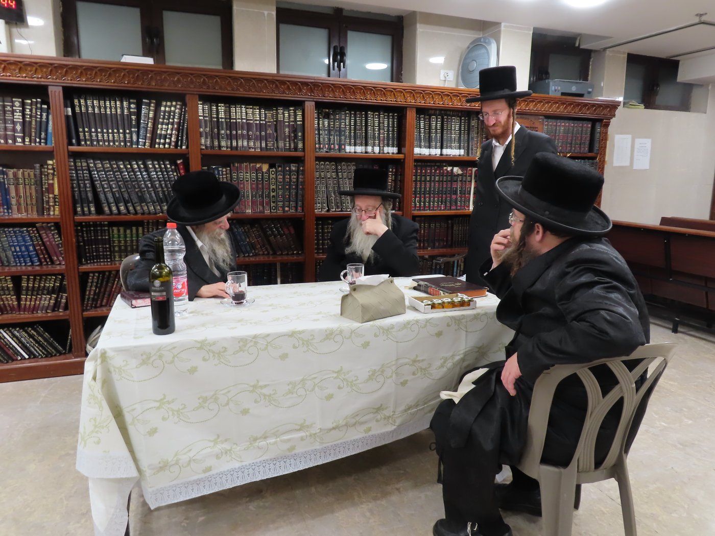 האדמו"ר מביאלה בקבלת קהל באשדוד