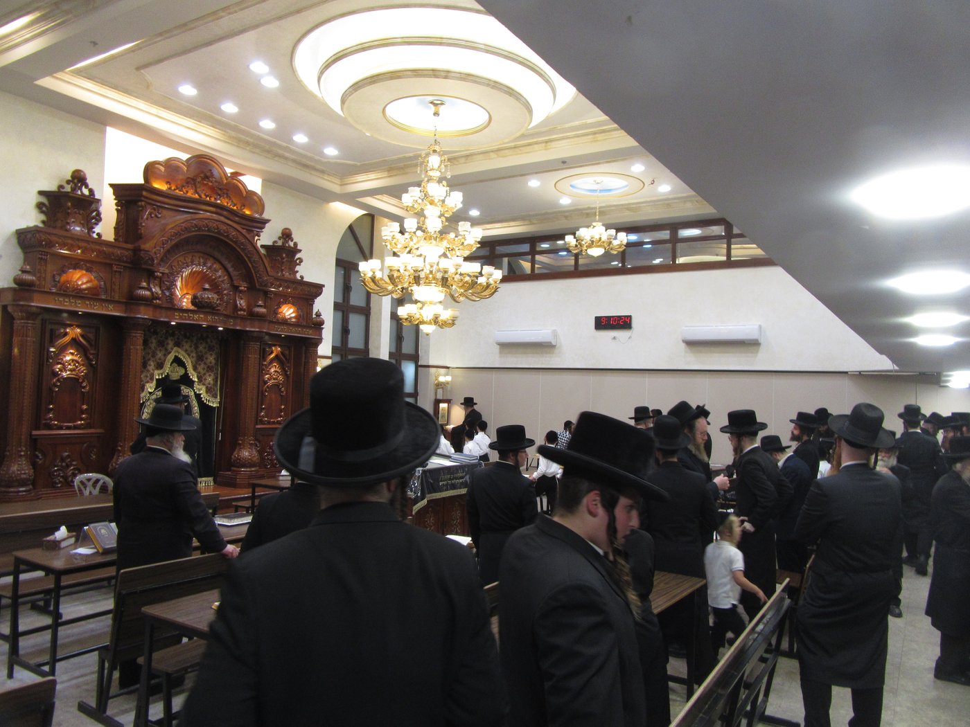 האדמו"ר מביאלה בקבלת קהל באשדוד