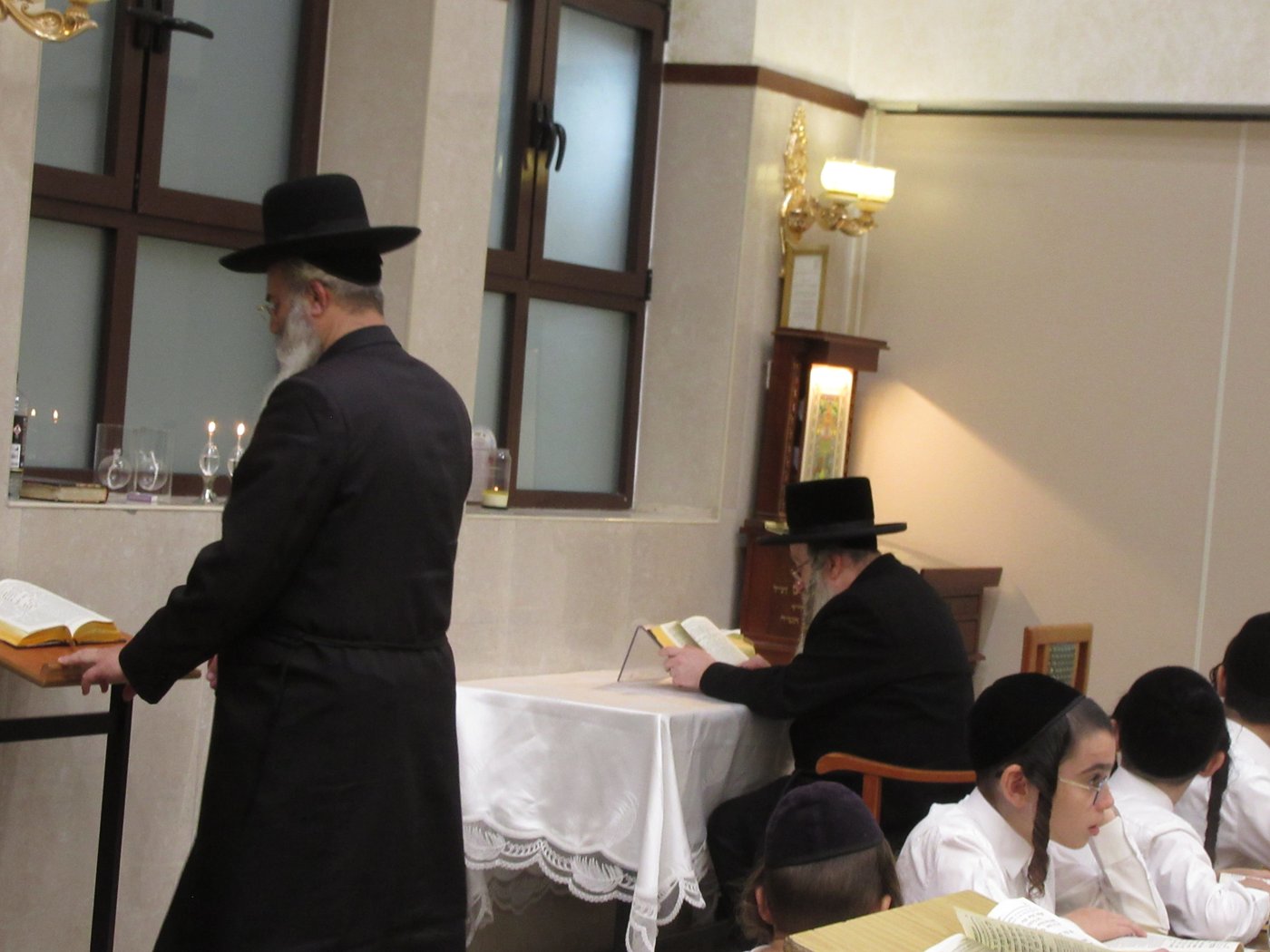 האדמו"ר מביאלה בקבלת קהל באשדוד
