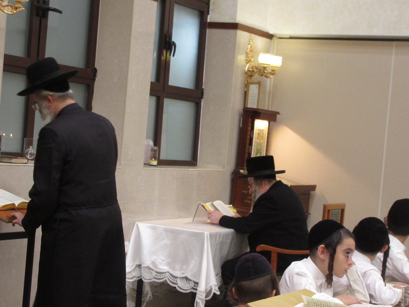 האדמו"ר מביאלה בקבלת קהל באשדוד
