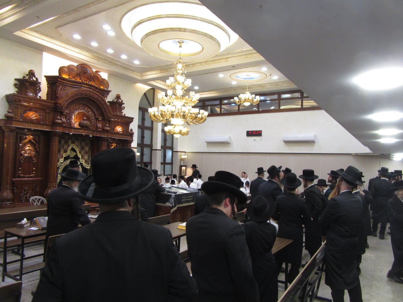 האדמו"ר מביאלה בקבלת קהל באשדוד