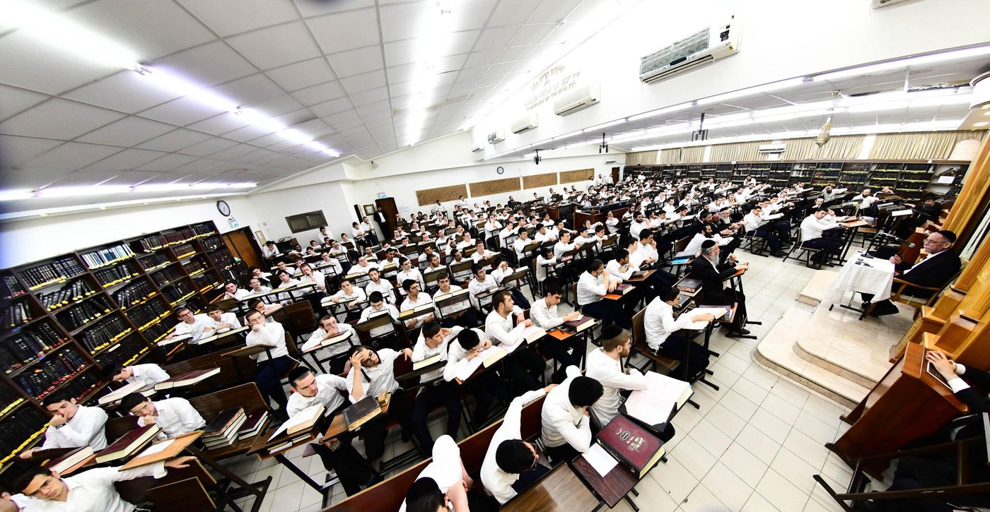הגרי"ב שרייבר בשיחה בקריית מלך