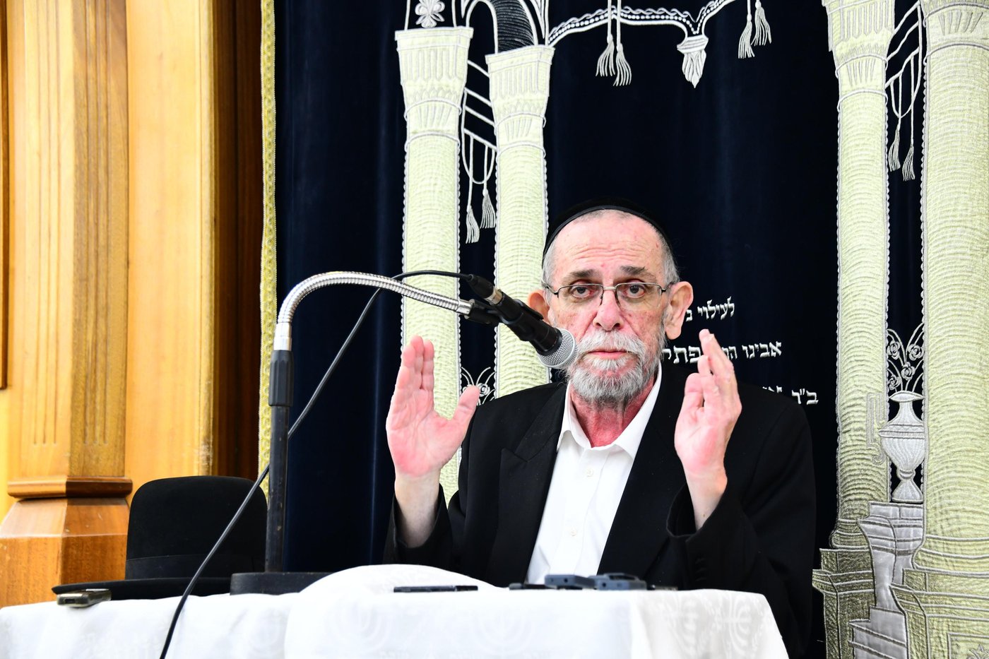 הגרי"ב שרייבר בשיחה בקריית מלך