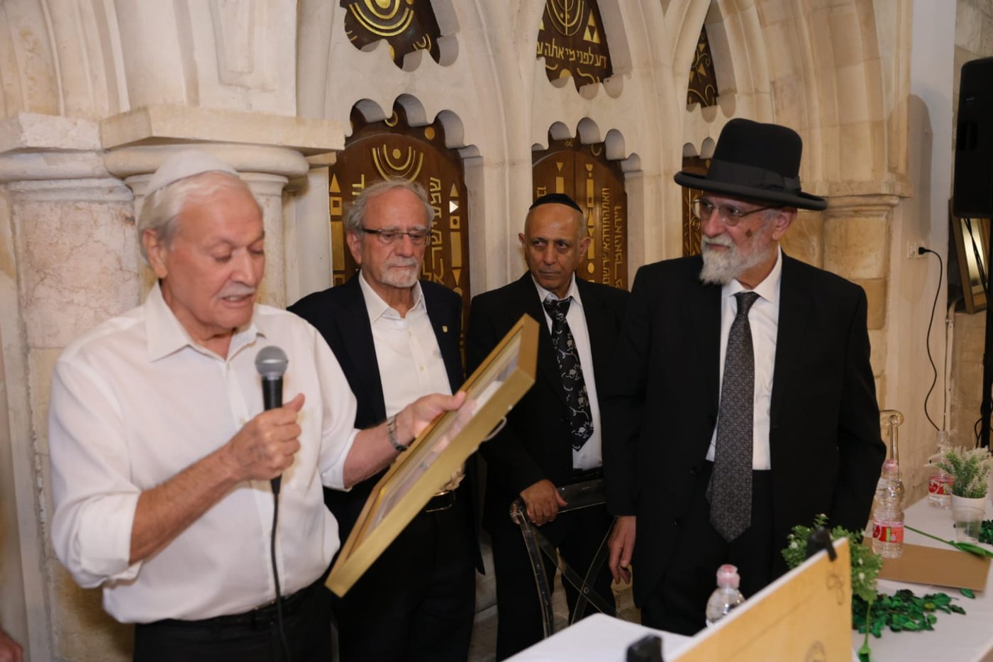 המעמד בבית הכנסת ברובע היהודי