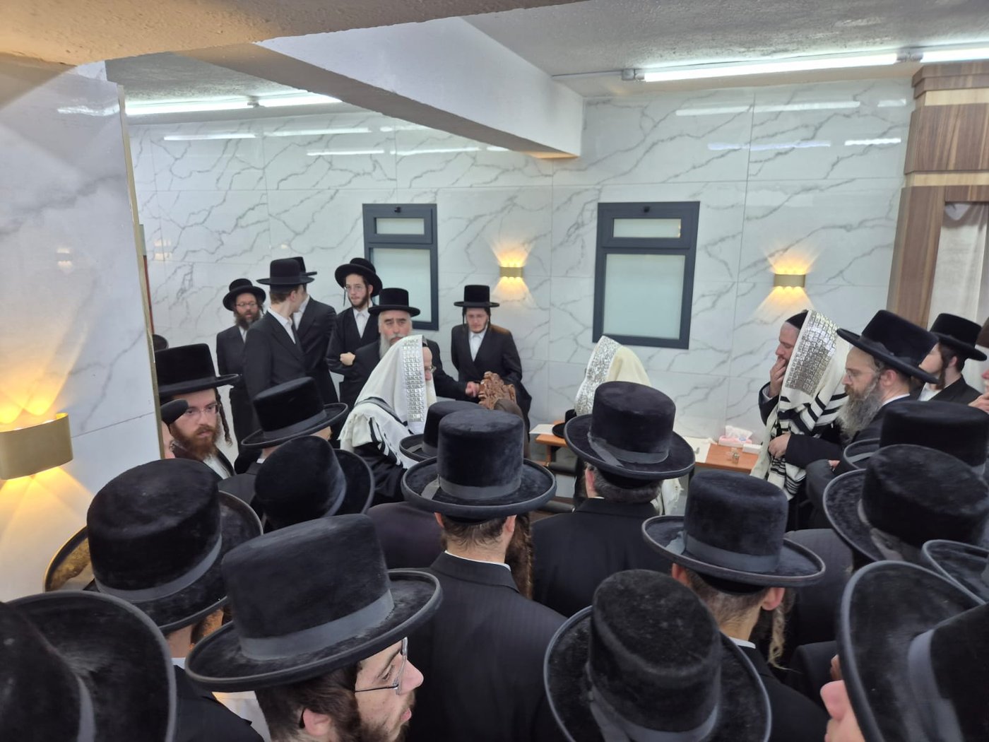 האדמו"ר מצאנז קלויזנבורג שליט"א בביקורו בארץ הקודש | צילום: באדיבות המצלם