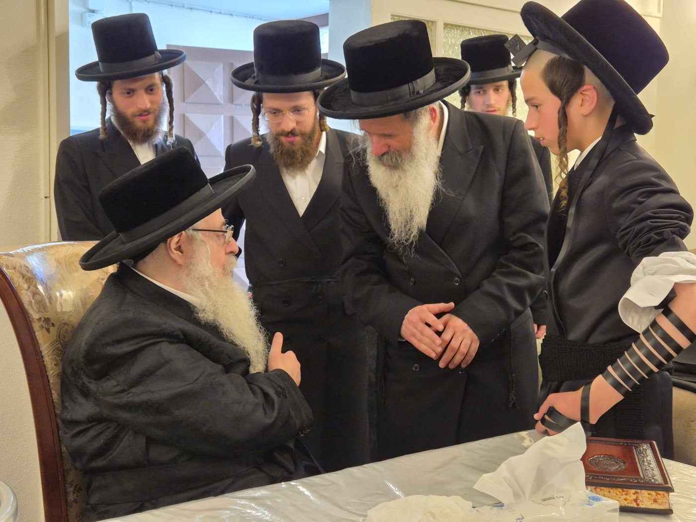 האדמו"ר מצאנז קלויזנבורג שליט"א בביקורו בארץ הקודש | צילום: באדיבות המצלם