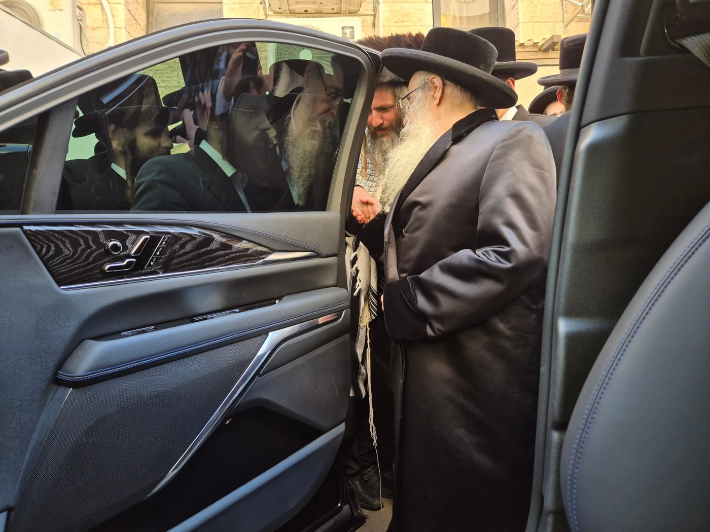 האדמו"ר מצאנז קלויזנבורג שליט"א בביקורו בארץ הקודש | צילום: באדיבות המצלם