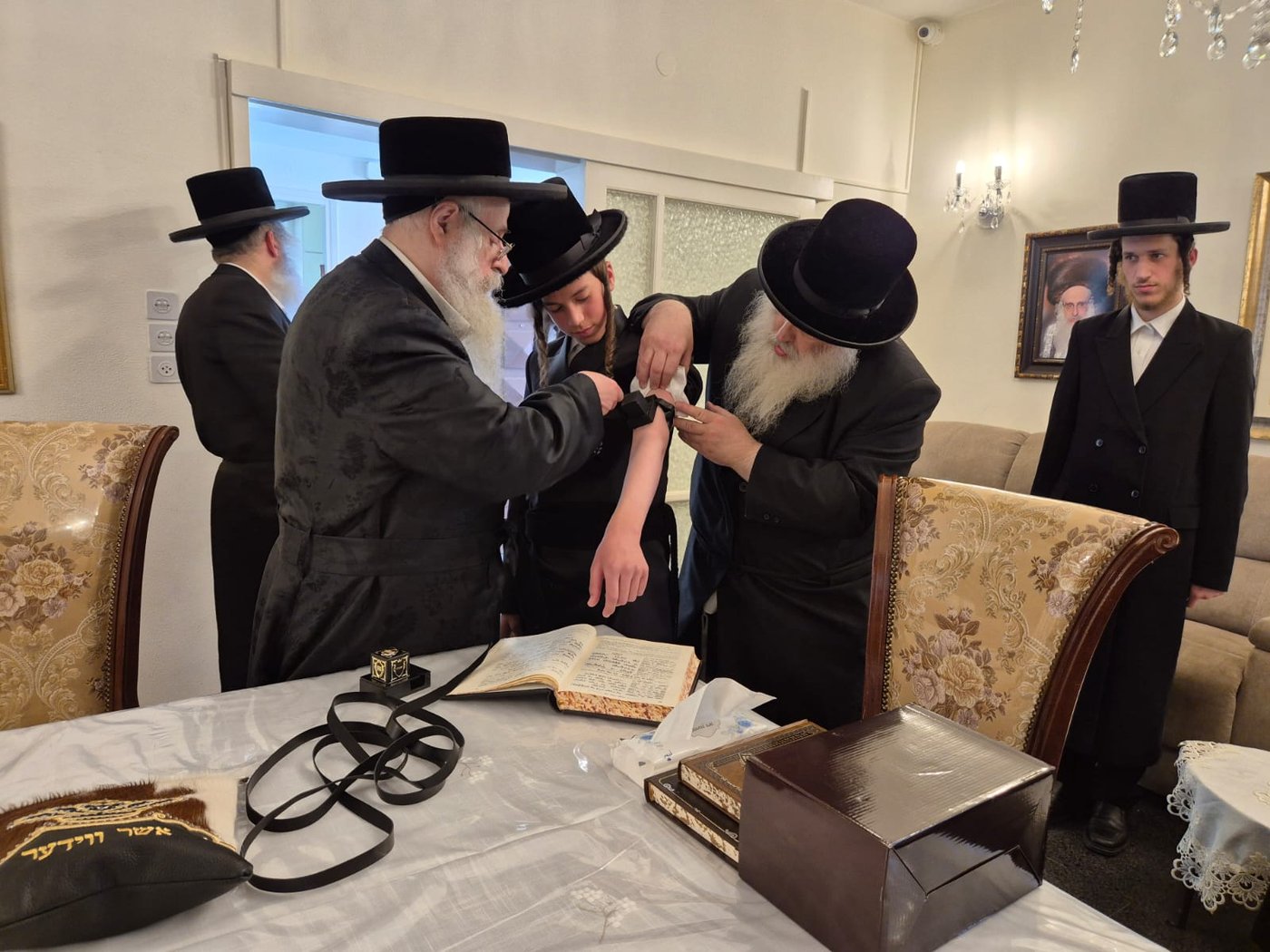 האדמו"ר מצאנז קלויזנבורג שליט"א בביקורו בארץ הקודש | צילום: באדיבות המצלם