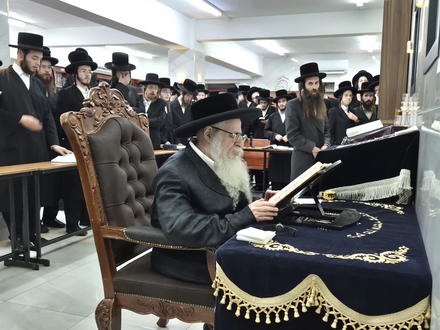 האדמו"ר מצאנז קלויזנבורג שליט"א בביקורו בארץ הקודש | צילום: באדיבות המצלם