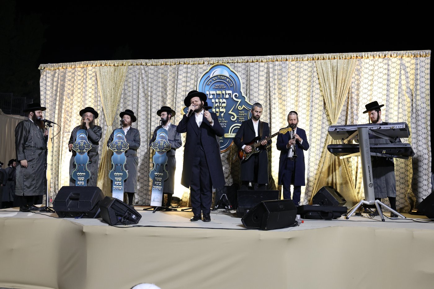 האדמו"ר מתולדות אהרן במירון