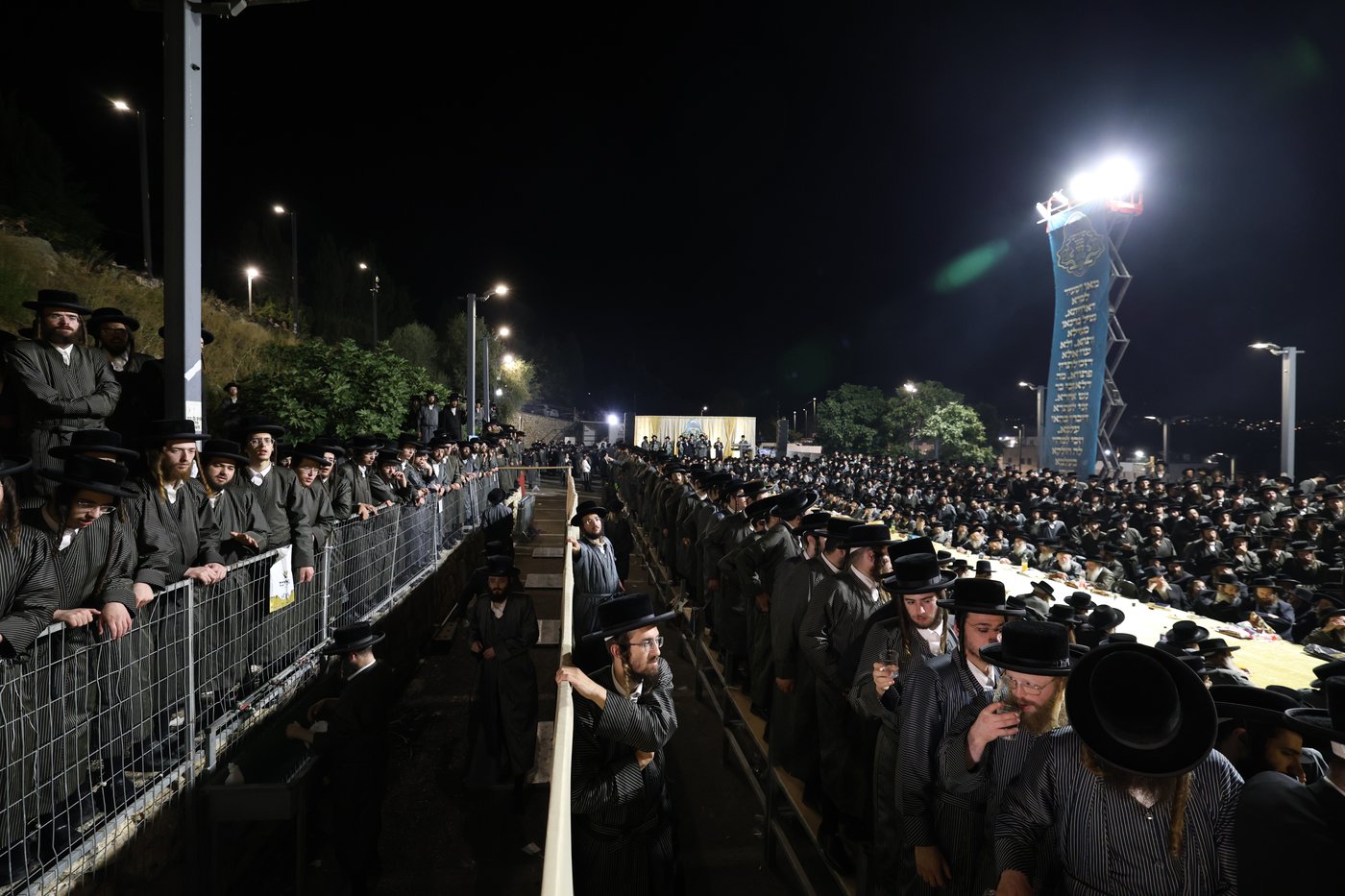 האדמו"ר מתולדות אהרן במירון