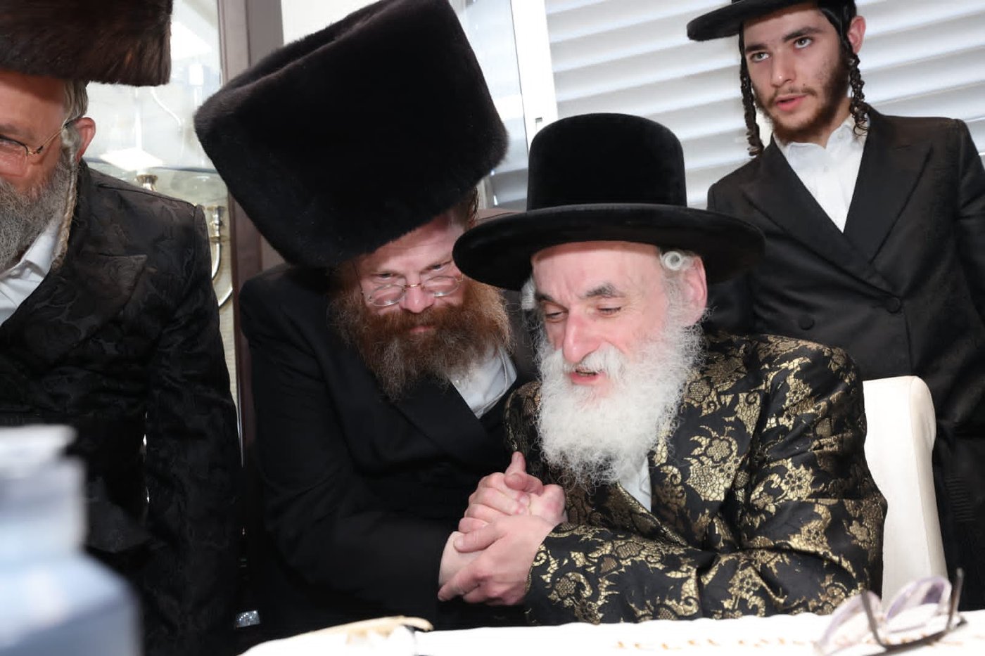 בנוצת אווז: ספר תורה לכבוד אב"ד פולגאר