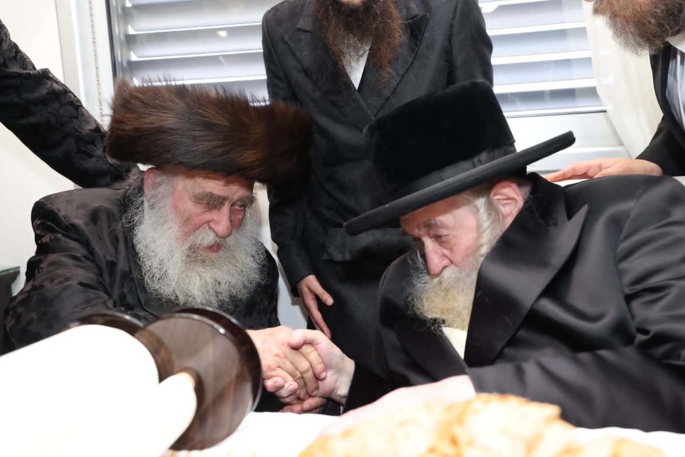 בנוצת אווז: ספר תורה לכבוד אב"ד פולגאר