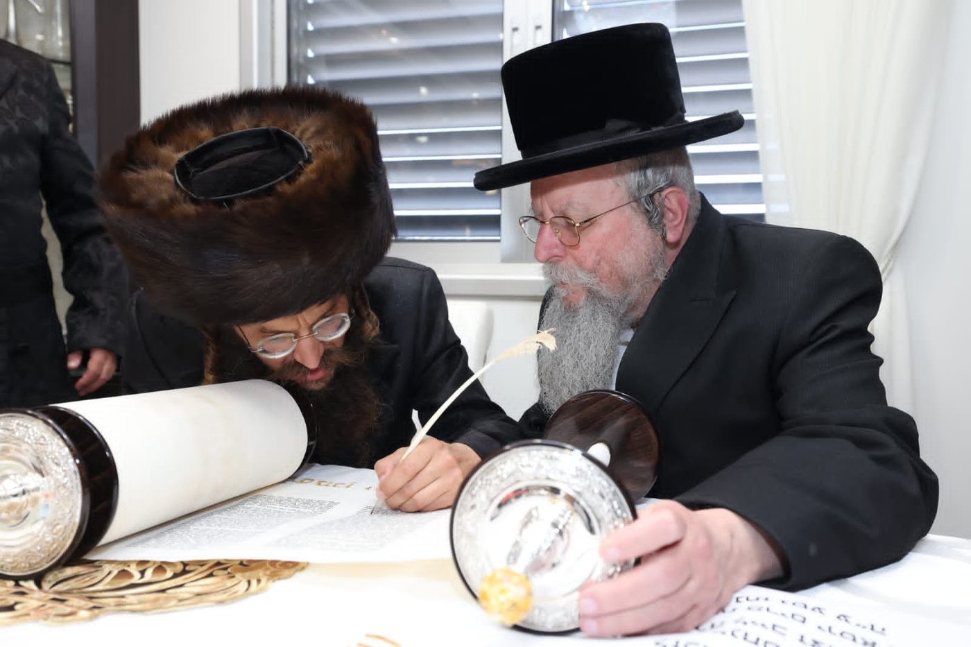 בנוצת אווז: ספר תורה לכבוד אב"ד פולגאר