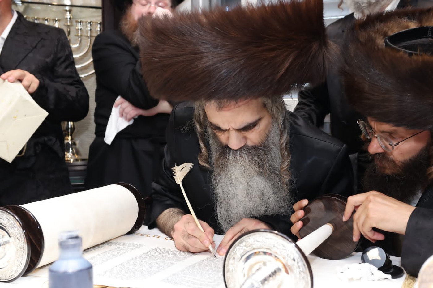 בנוצת אווז: ספר תורה לכבוד אב"ד פולגאר