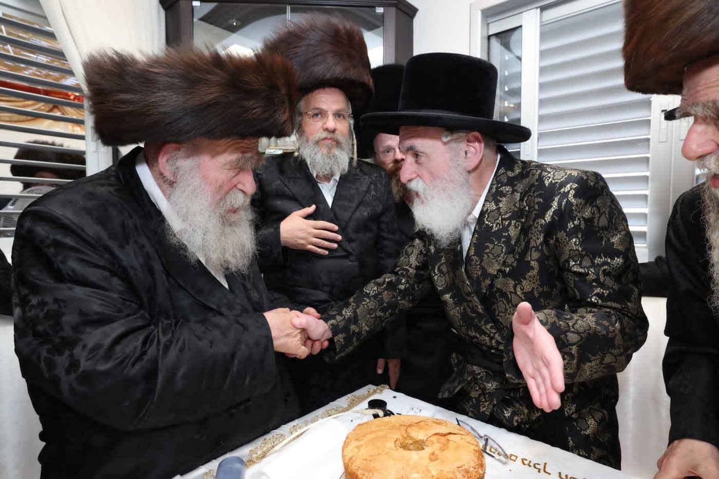 בנוצת אווז: ספר תורה לכבוד אב"ד פולגאר