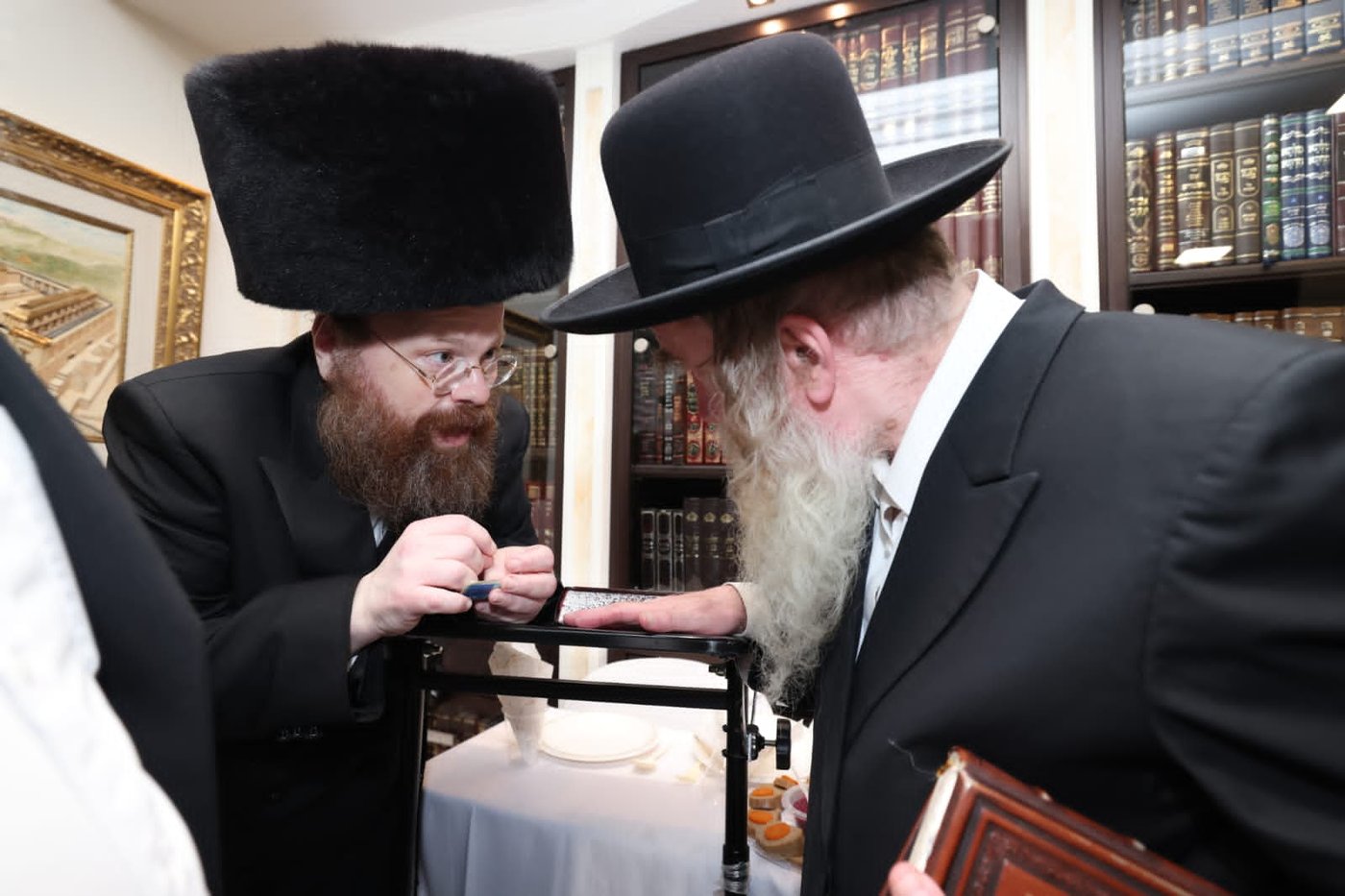 בנוצת אווז: ספר תורה לכבוד אב"ד פולגאר