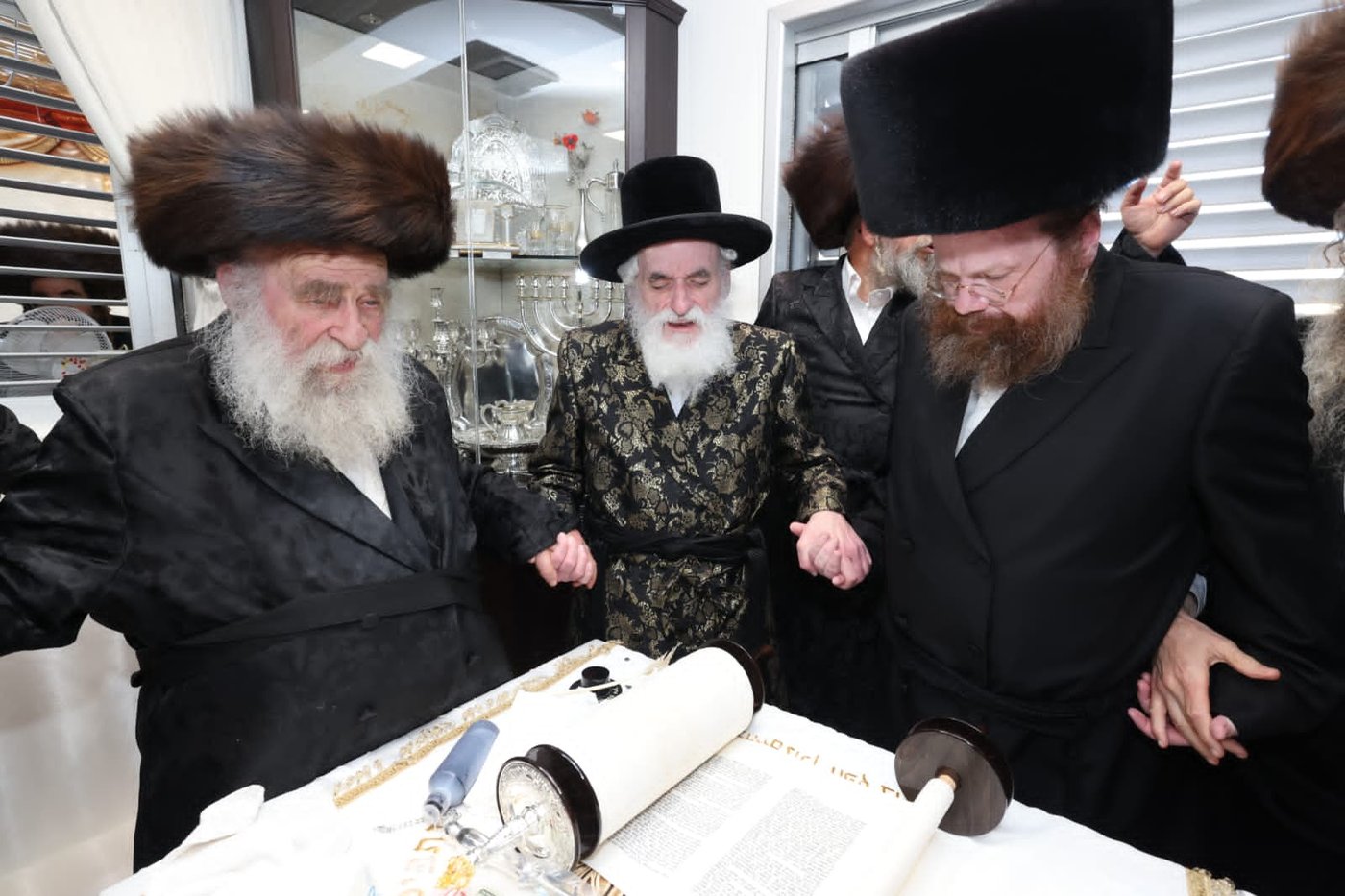 בנוצת אווז: ספר תורה לכבוד אב"ד פולגאר