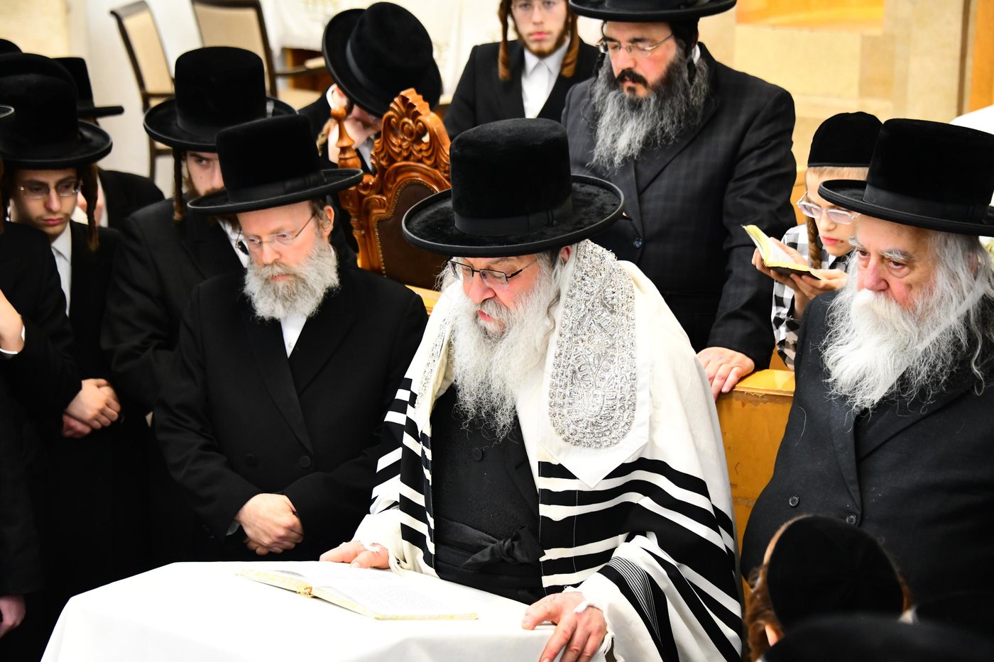 האדמו"ר מנדבורנה שליט"א בהתרת נדרים