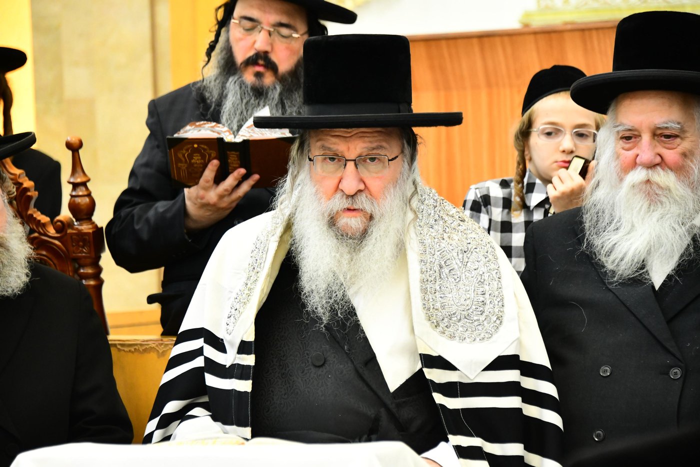 האדמו"ר מנדבורנה שליט"א בהתרת נדרים