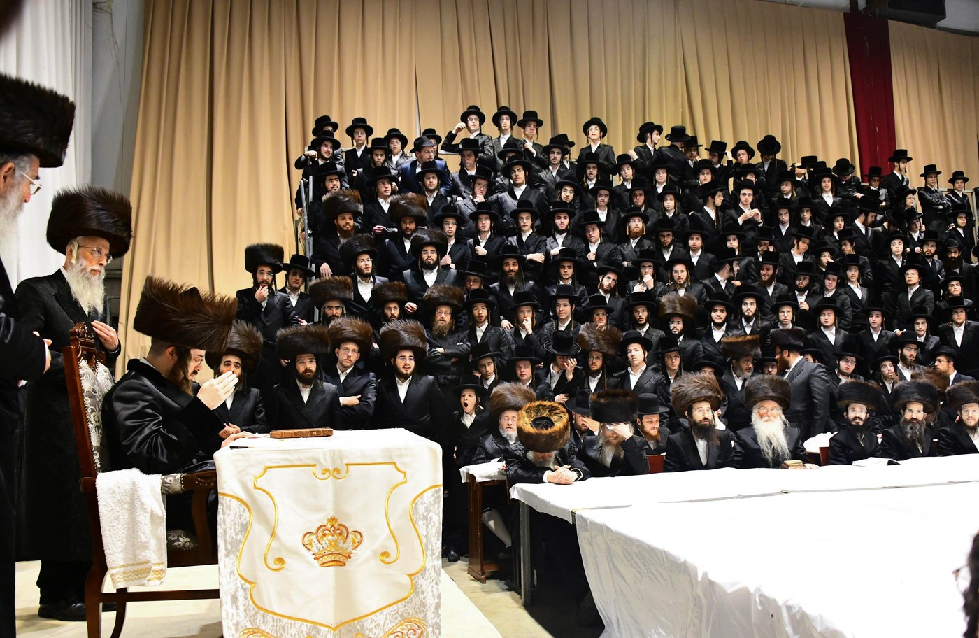 מוצאי ראש השנה בחצר סאדיגורה • צילום: שוקי לרר