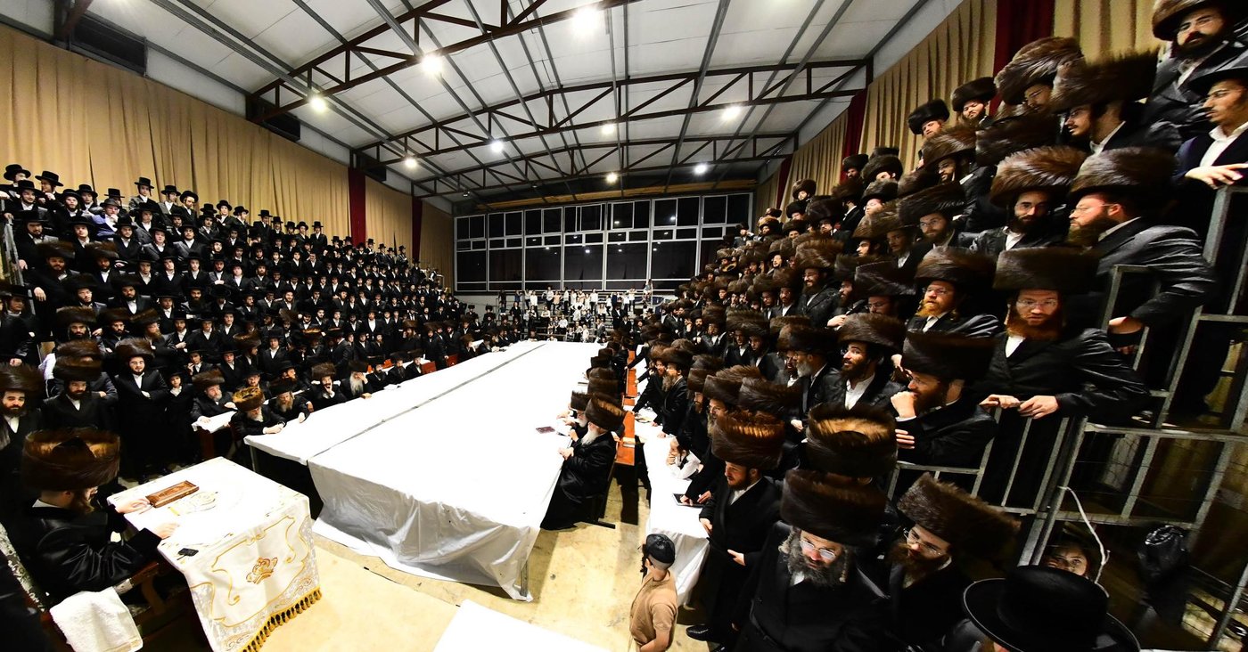 מוצאי ראש השנה בחצר סאדיגורה • צילום: שוקי לרר