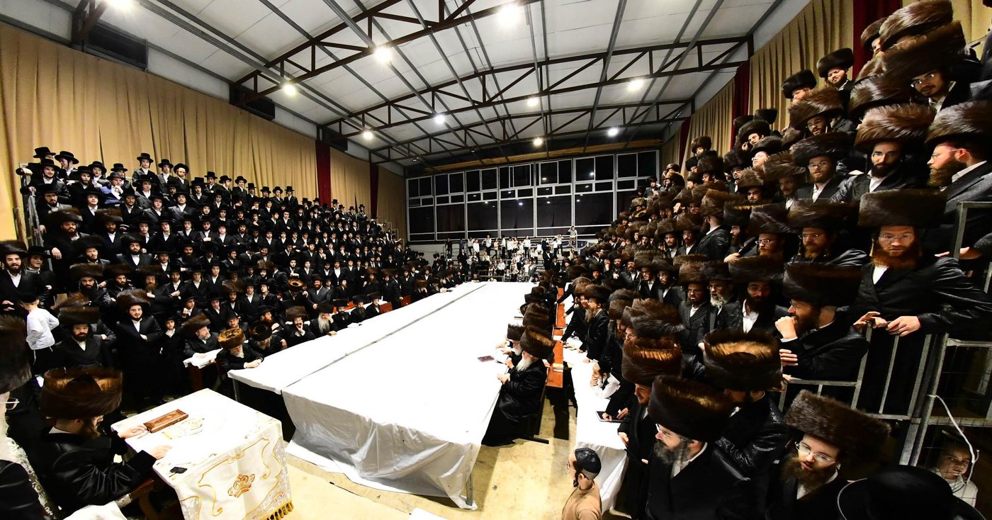 מוצאי ראש השנה בחצר סאדיגורה • צילום: שוקי לרר