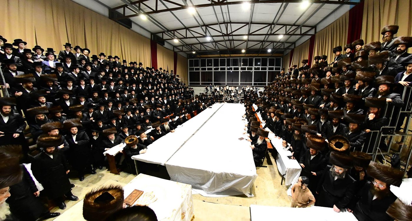 מוצאי ראש השנה בחצר סאדיגורה • צילום: שוקי לרר