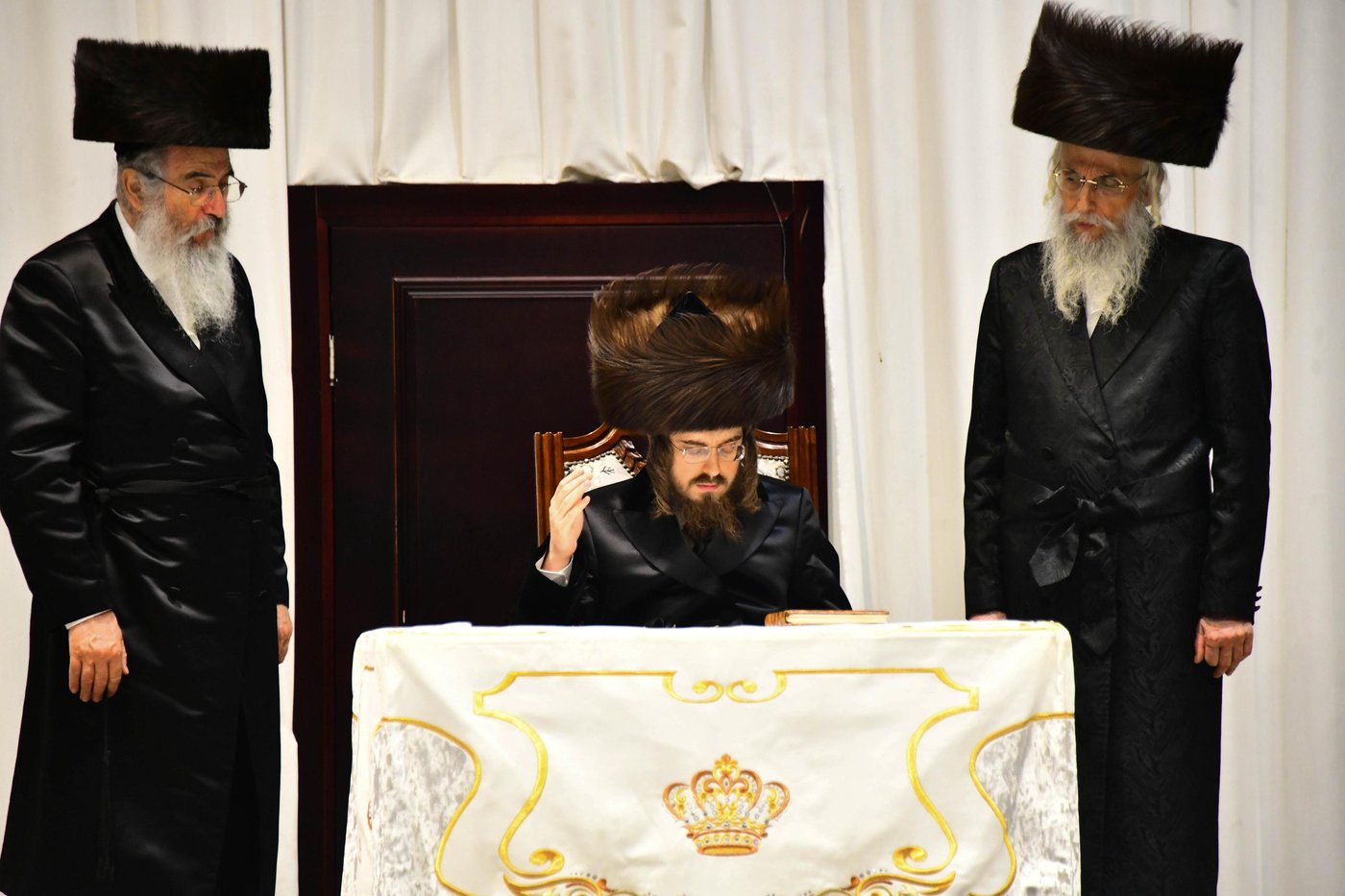 מוצאי ראש השנה בחצר סאדיגורה • צילום: שוקי לרר