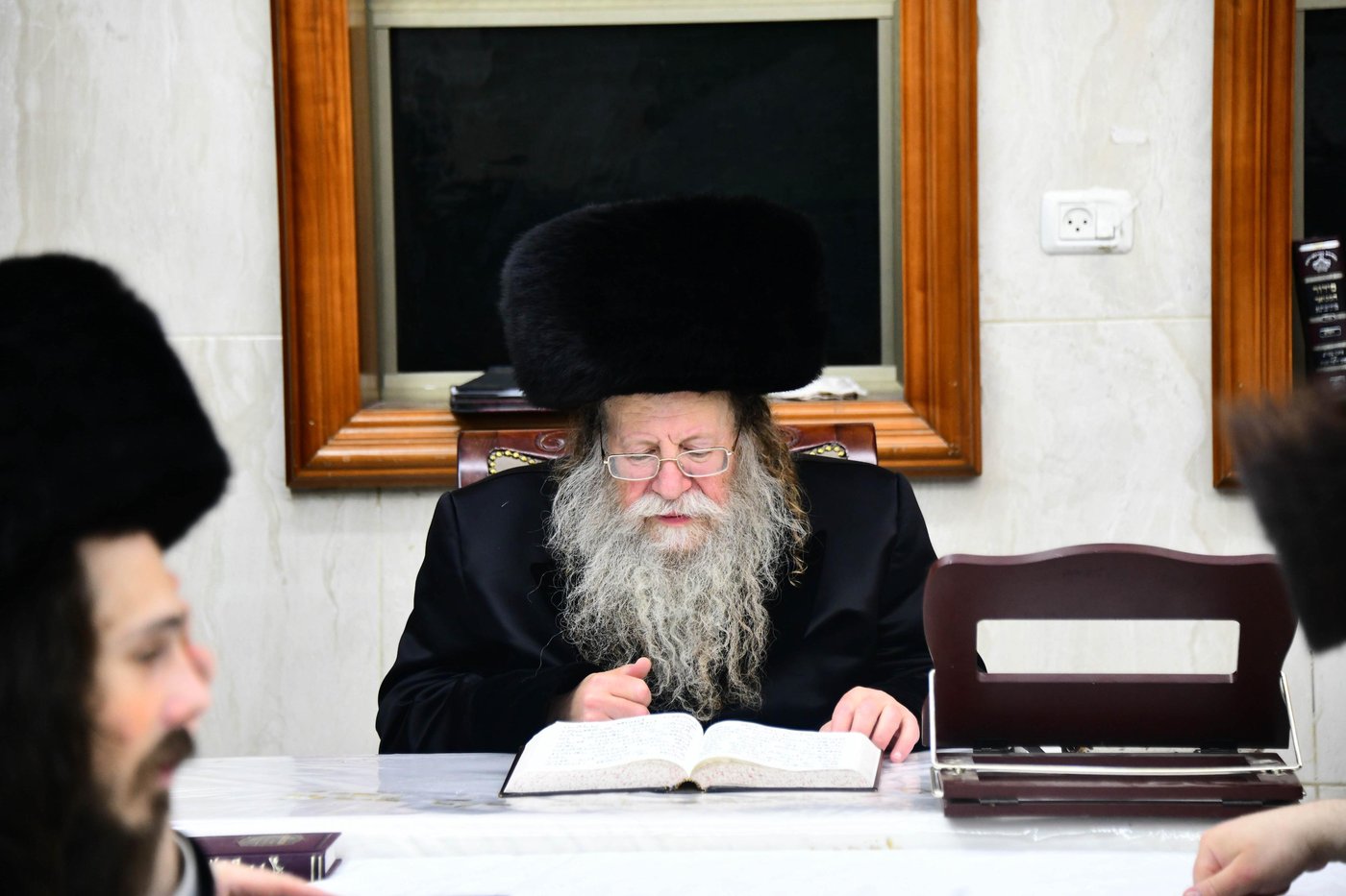 מוצאי ראש השנה בחצר קוזמיר • צילום: שוקי לרר
