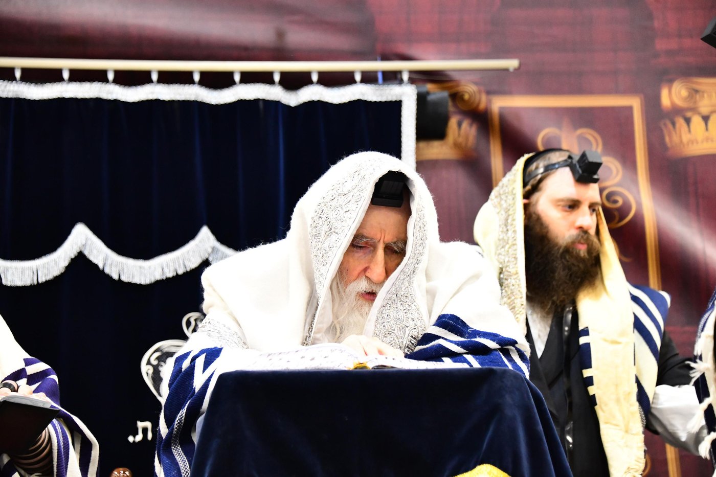 האדמו"ר ממחנובקא בעלזא שליט"א בהתרת נדרים