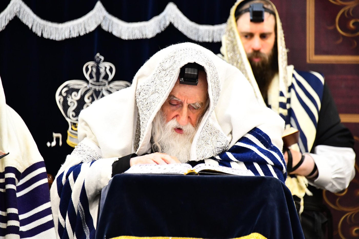 האדמו"ר ממחנובקא בעלזא שליט"א בהתרת נדרים