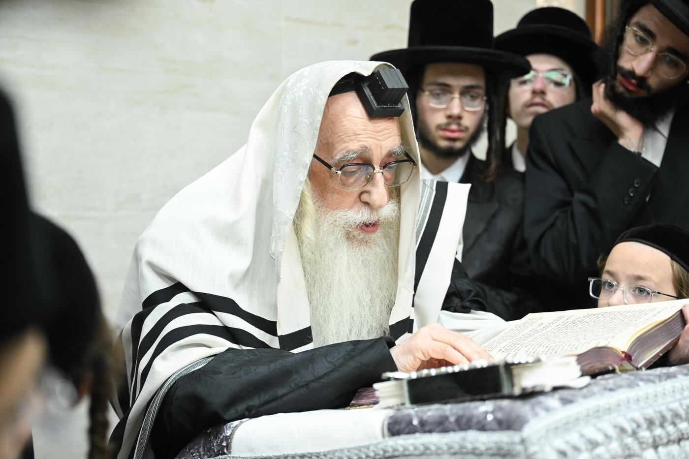 האדמו"ר מצאנז שליט"א בהתרת נדרים