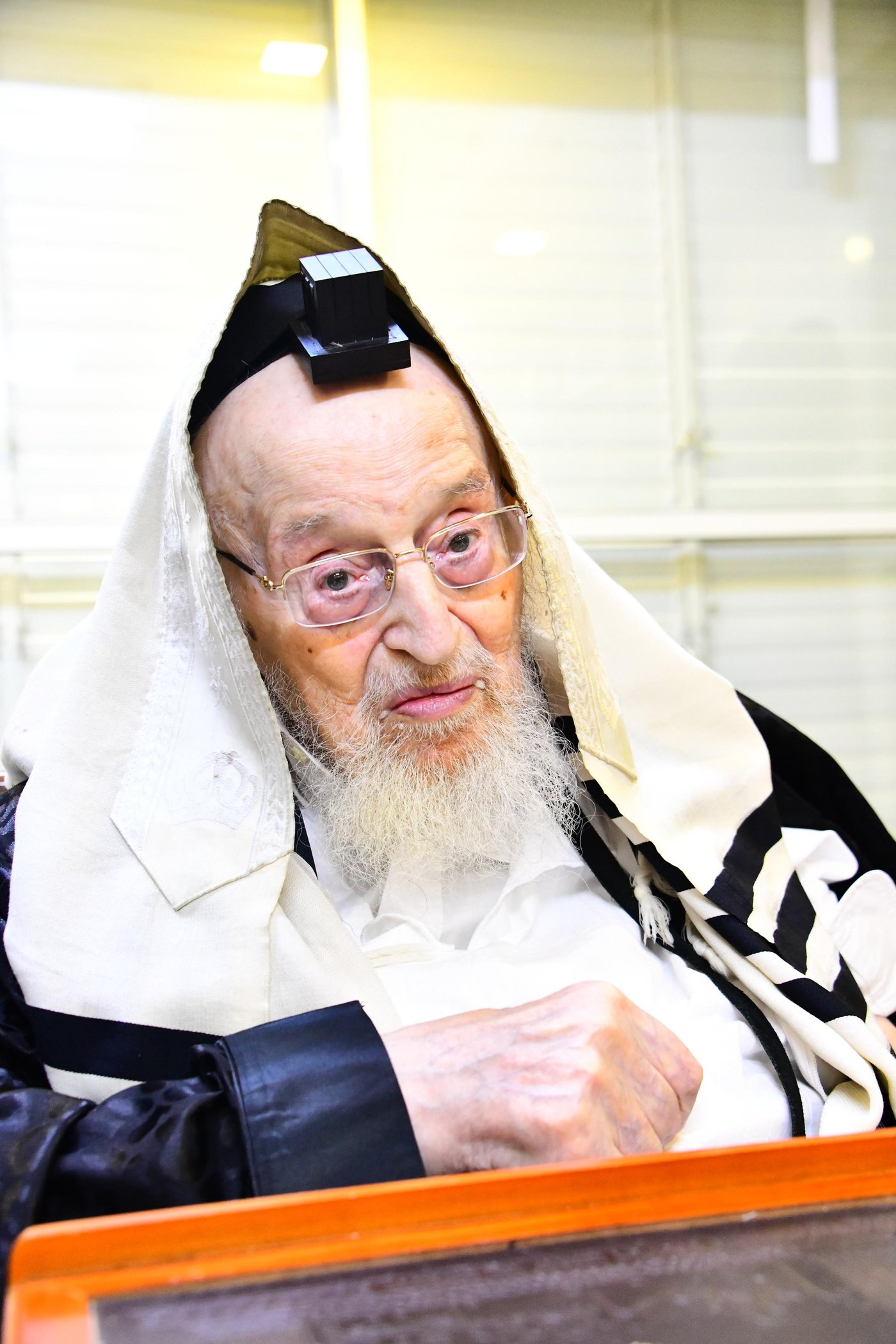 הגר"מ ברגמן בהתרת נדרים | צילום: שוקי לרר