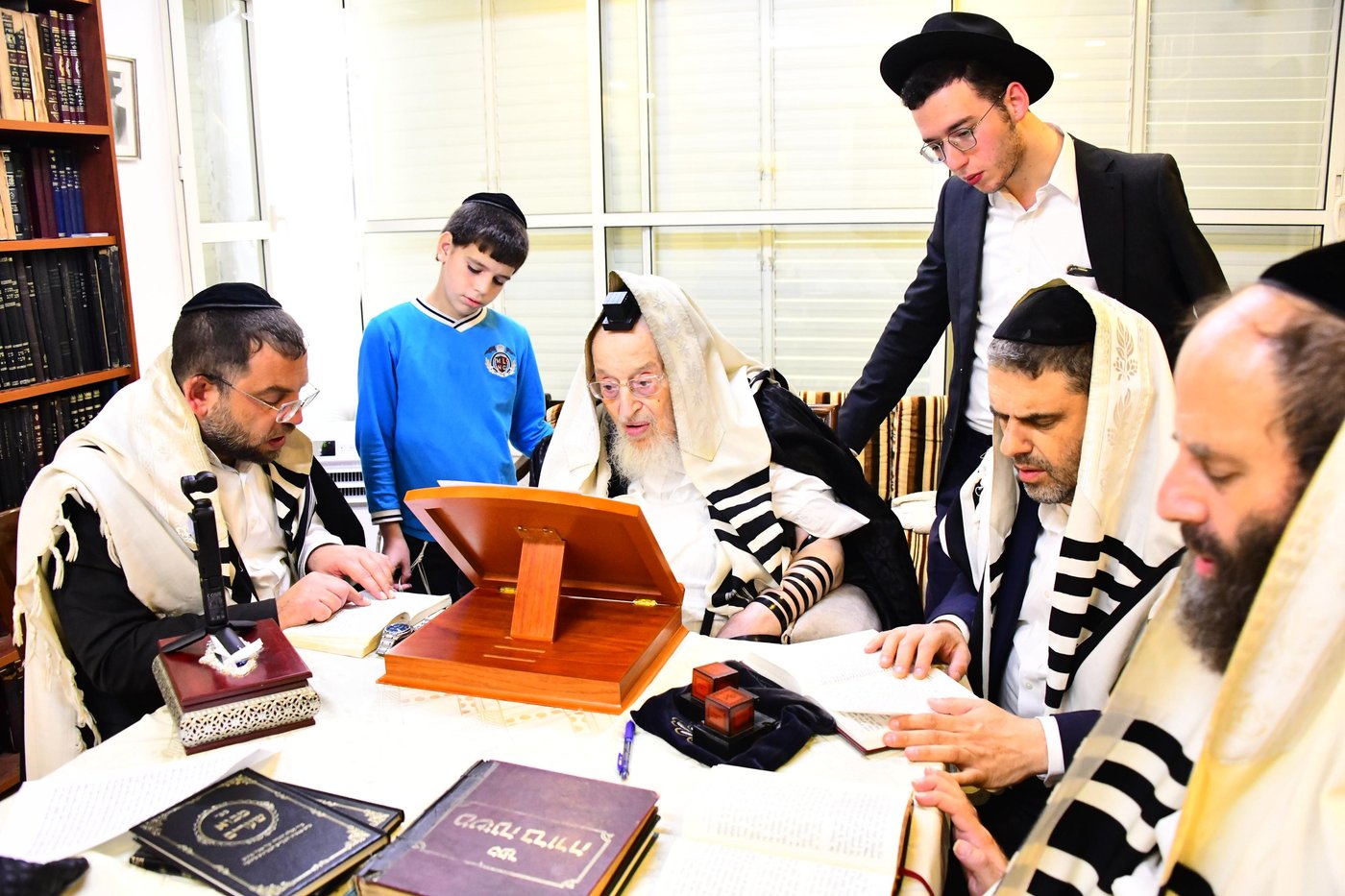 הגר"מ ברגמן בהתרת נדרים | צילום: שוקי לרר